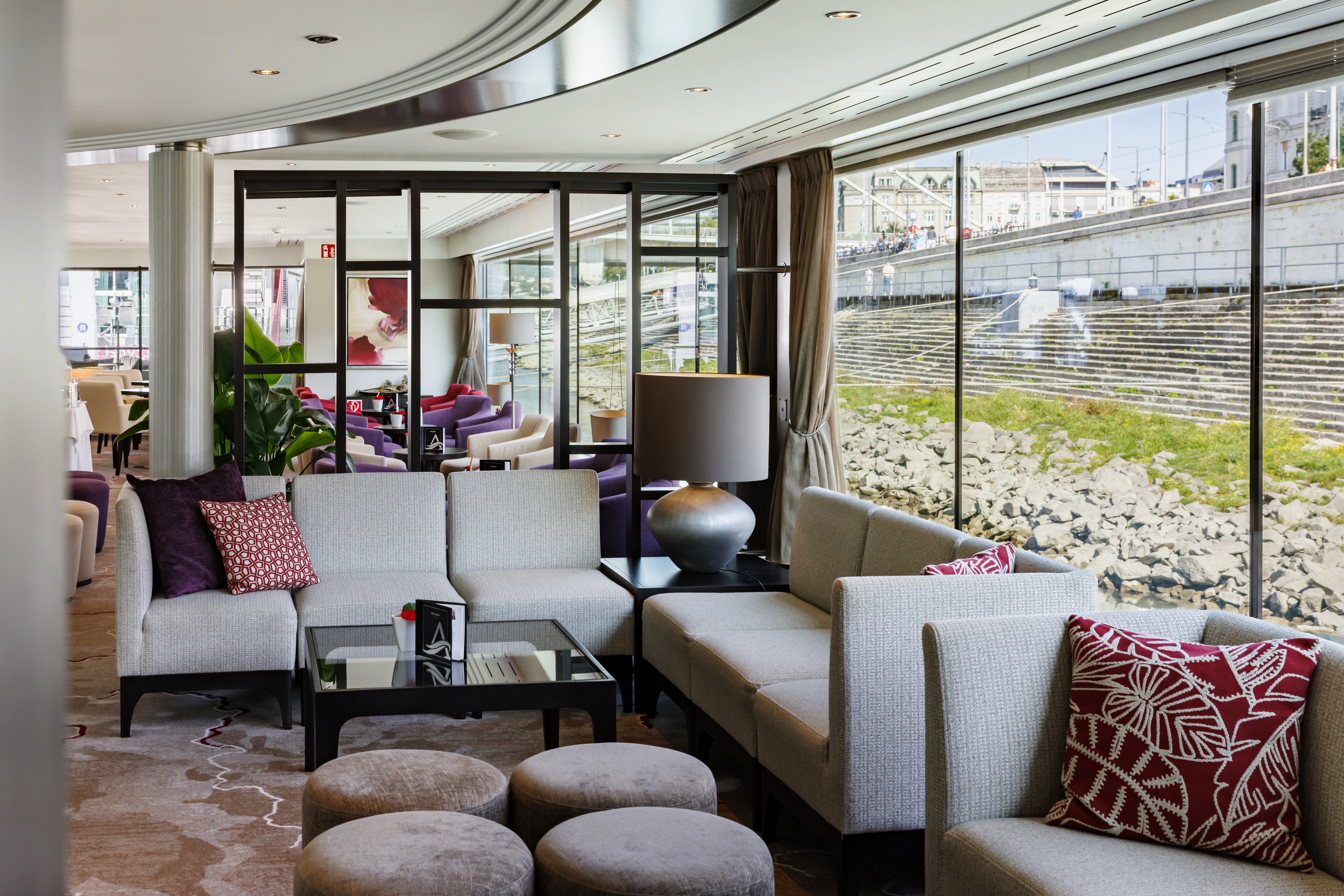 Avalon Illumination - Panorama Lounge